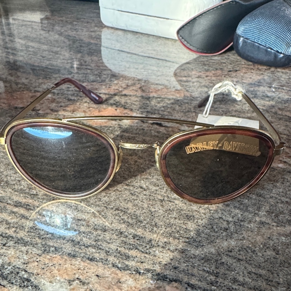 Harley-Davidson Gold and Brown Aviator Sunglasses